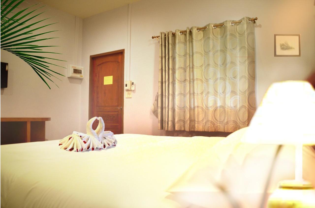 Chao Phraya Home Ban Bon  Exteriör bild