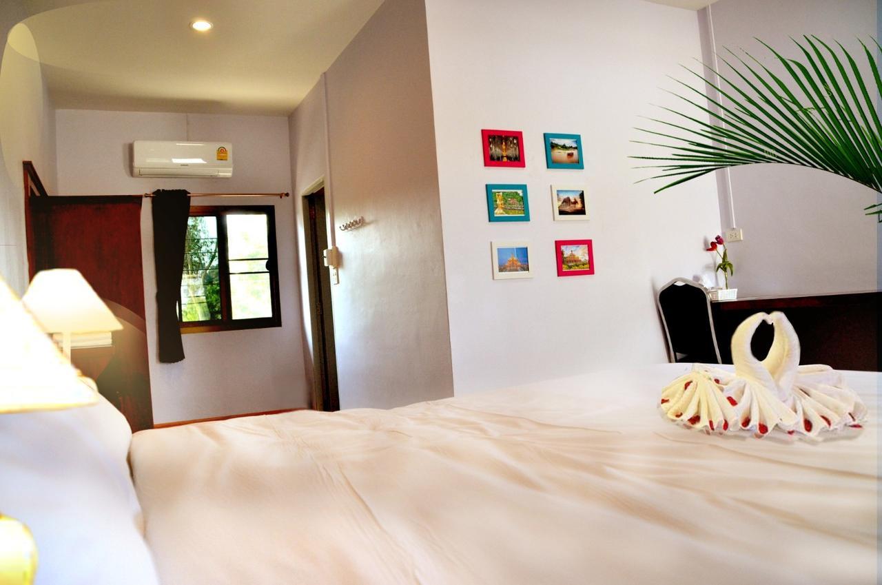 Chao Phraya Home Ban Bon  Exteriör bild